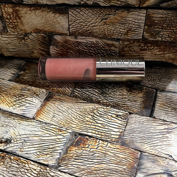 HOST PICK🎉🎈NWT CLINIQUE Powder Blush/Quickliner/Pop Splash Lip Gloss/Blush Brush - Picture 7 of 11